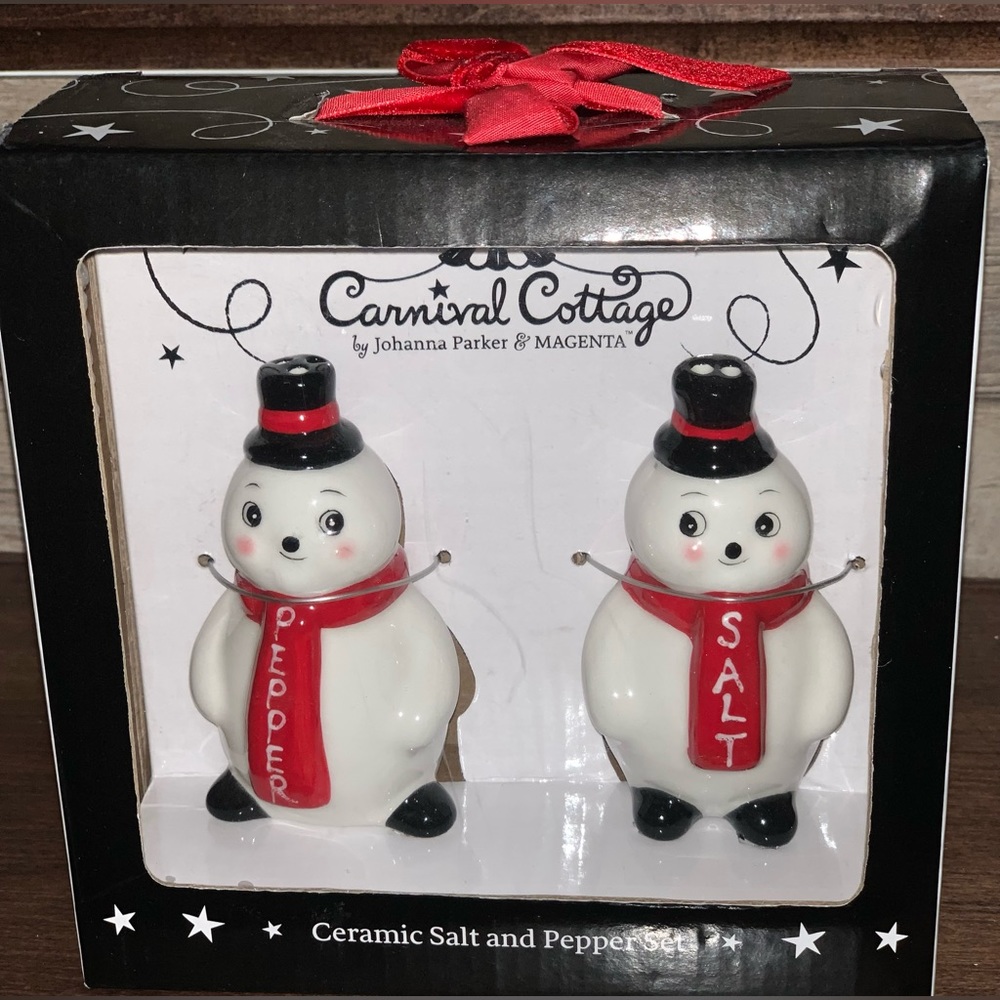 Super Cute 🥰 Johanna Parker Carnival Snowman Salt & Pepper - NEW